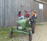 Traktorfahrt auf dem Bauernhof